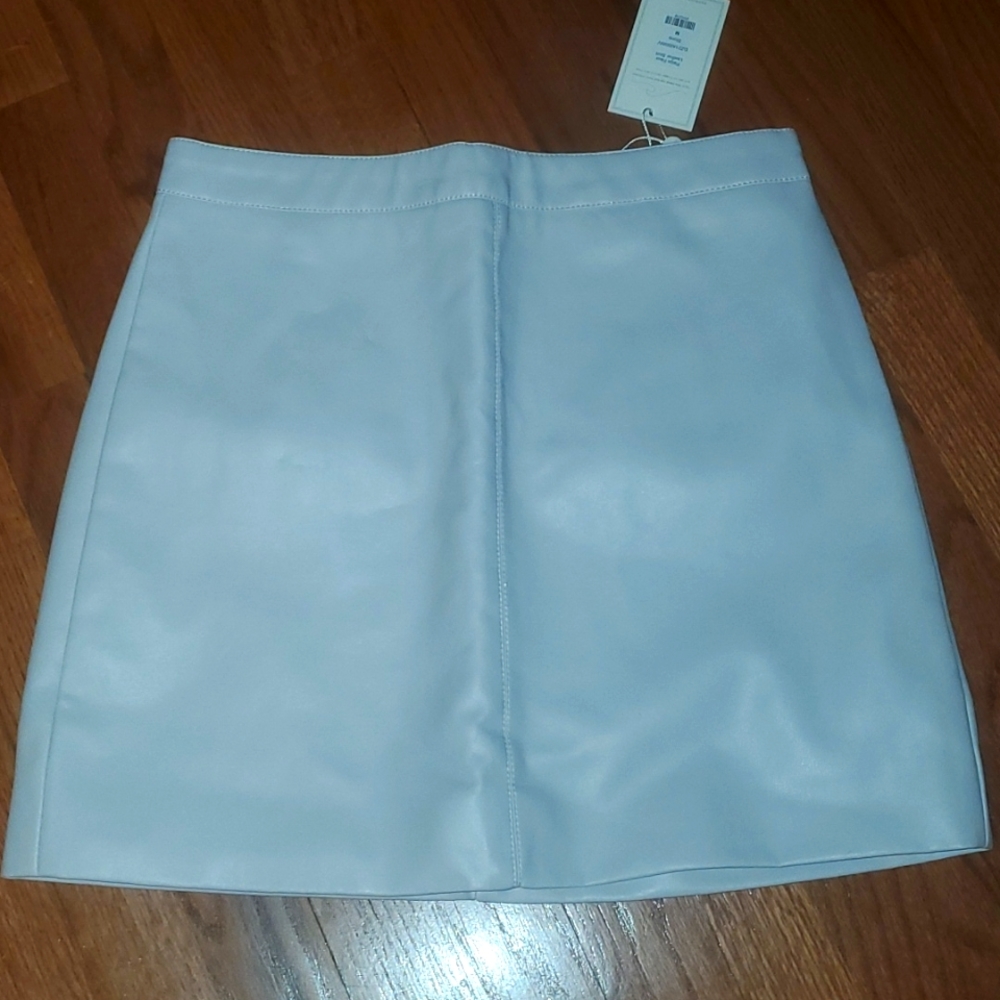 Womens BNWT Vintage Fashion nova Vegan leather skirt. Sz M color, Stone